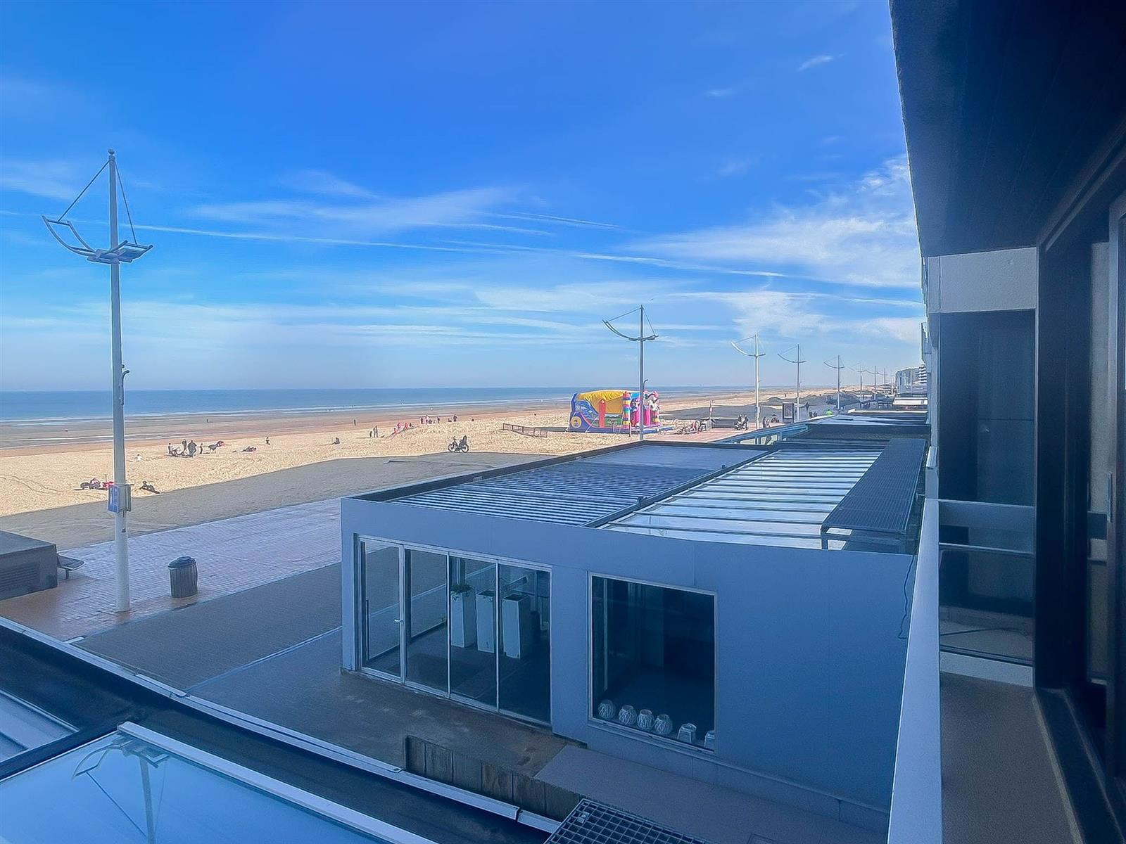 SEA SIDE